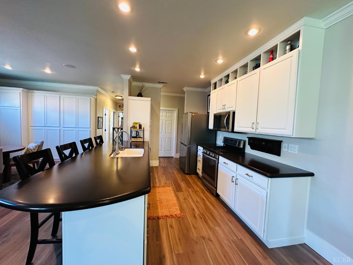 746 W Willow, Hanford, CA 93230