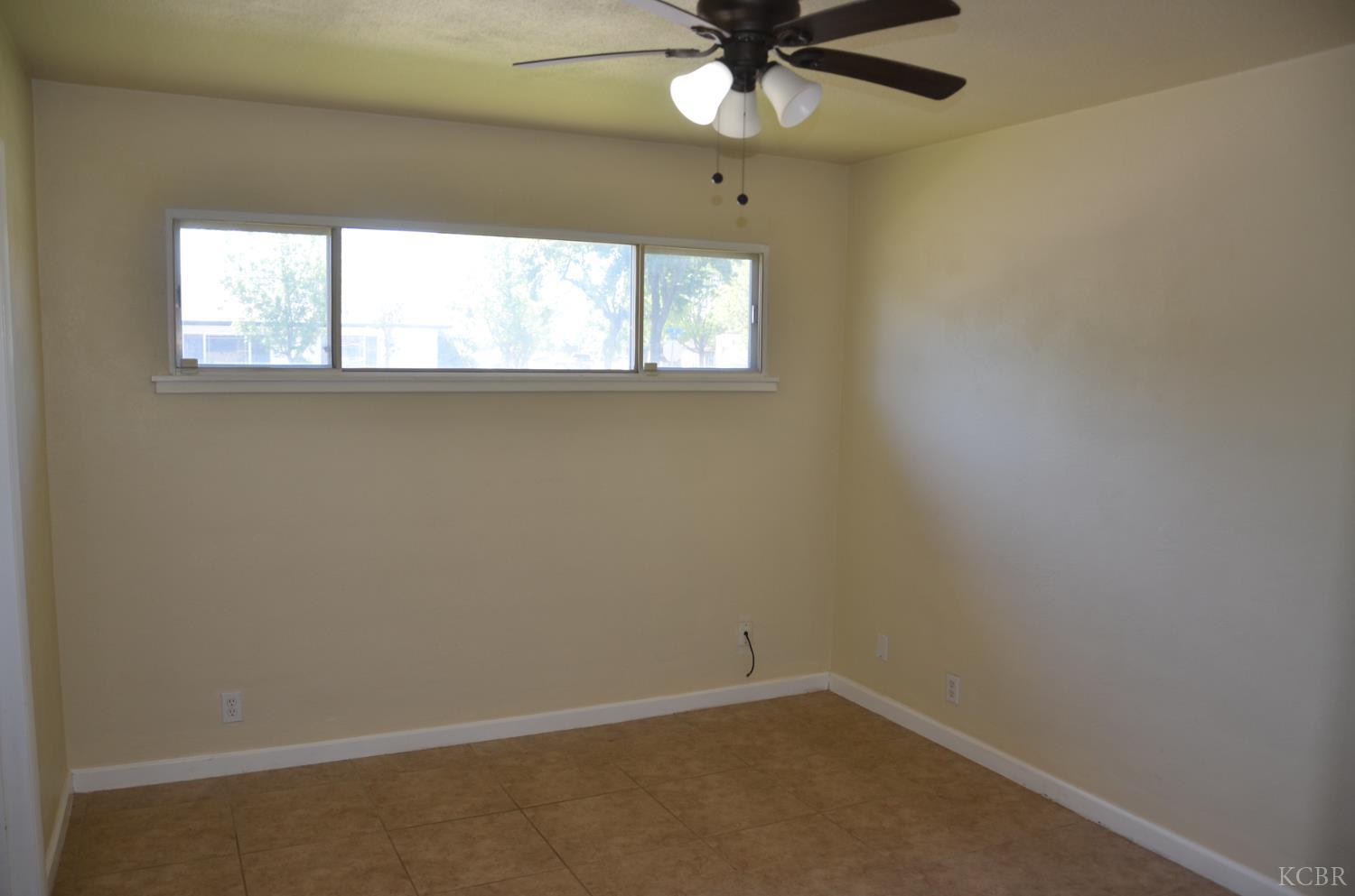 320 Byron Ct, Lemoore, CA 93245