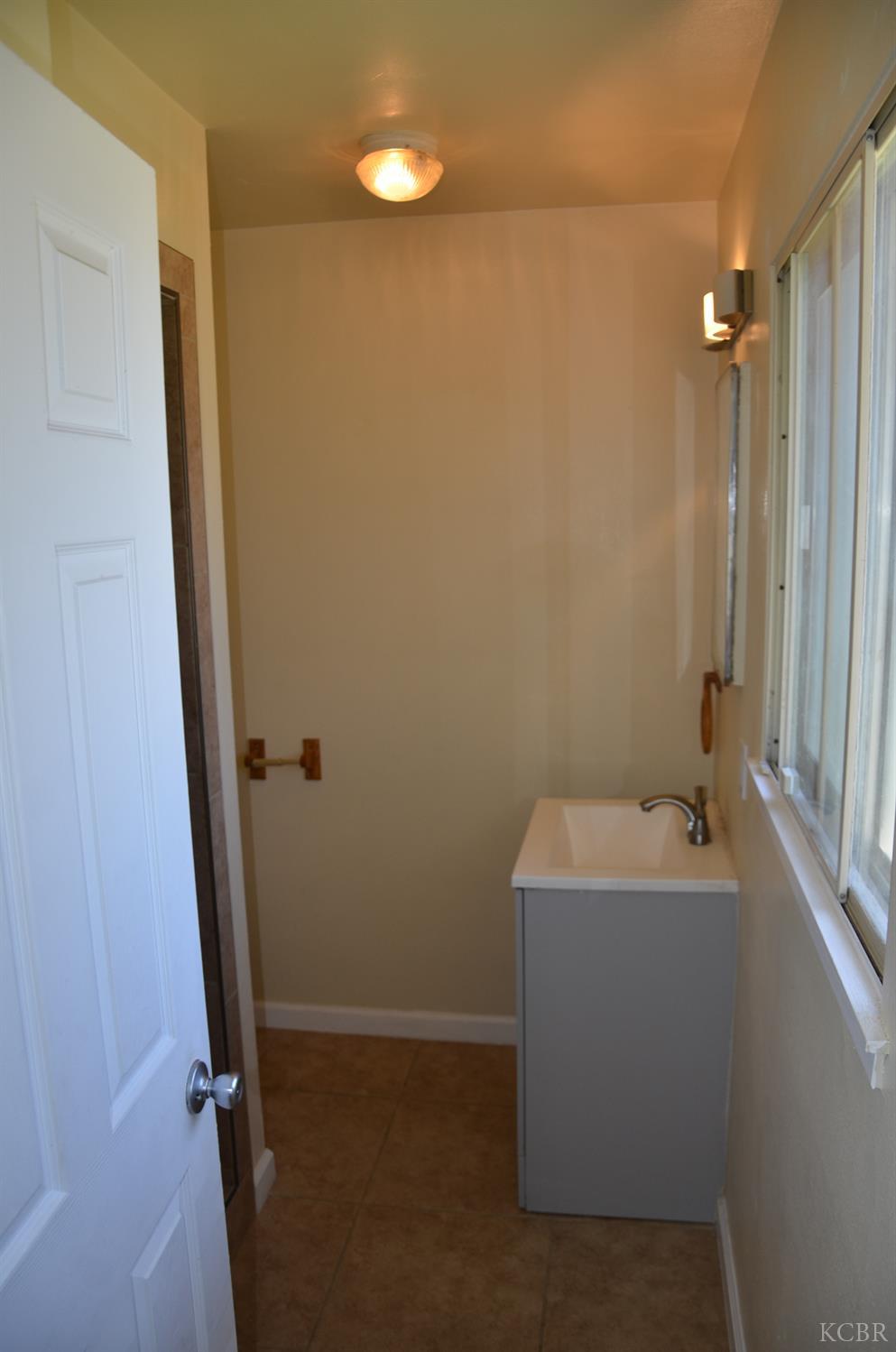 320 Byron Ct, Lemoore, CA 93245