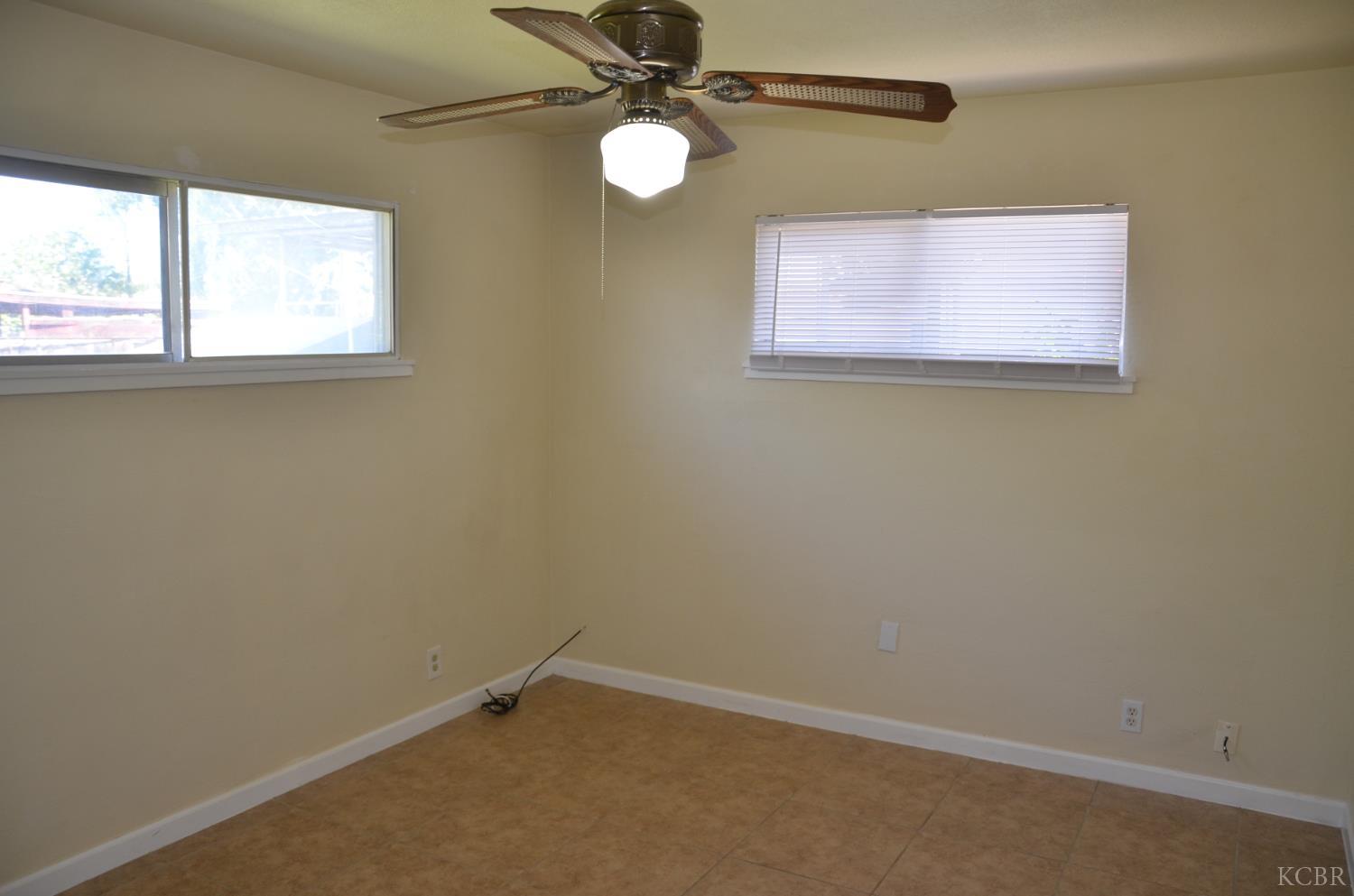 320 Byron Ct, Lemoore, CA 93245