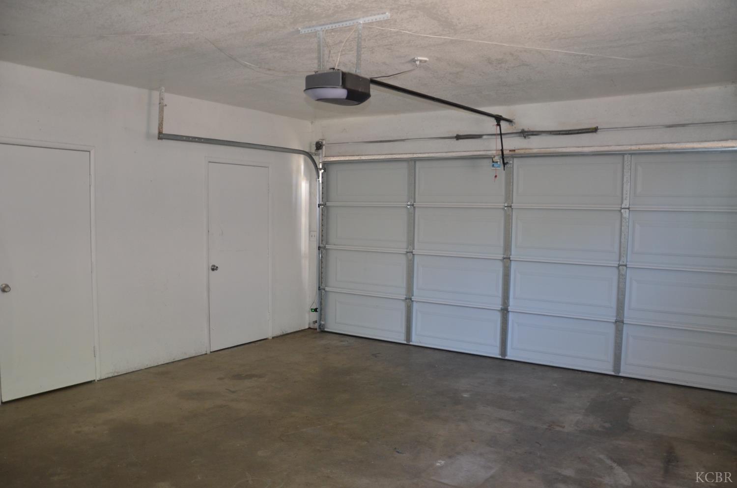 320 Byron Ct, Lemoore, CA 93245