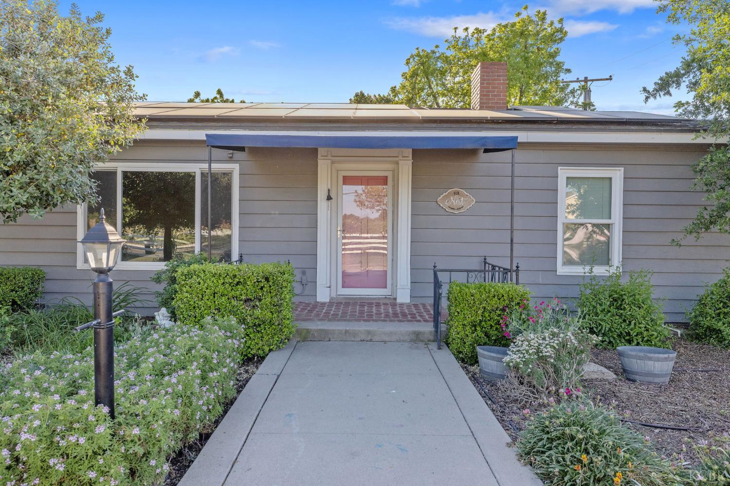 8518 12th Ave, Hanford, CA 93230