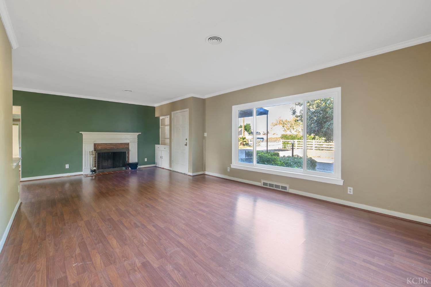 8518 12th Ave, Hanford, CA 93230