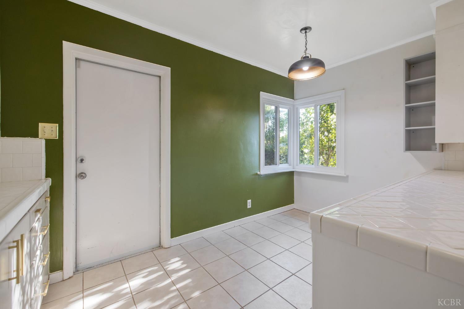 8518 12th Ave, Hanford, CA 93230