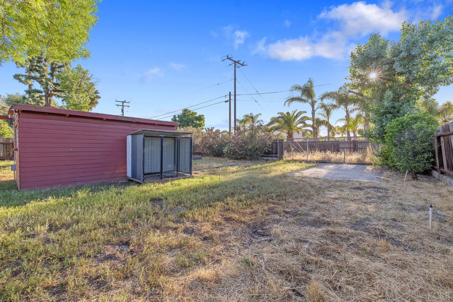 8518 12th Ave, Hanford, CA 93230