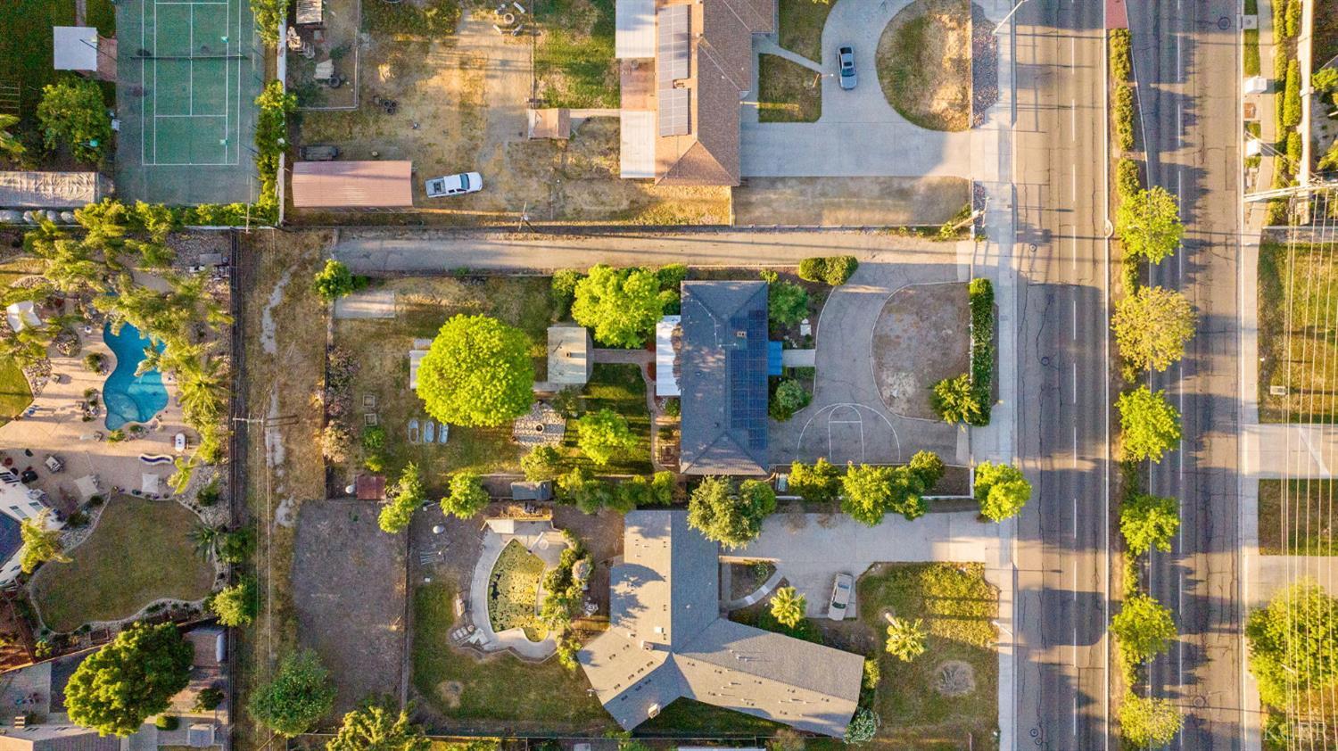 8518 12th Ave, Hanford, CA 93230