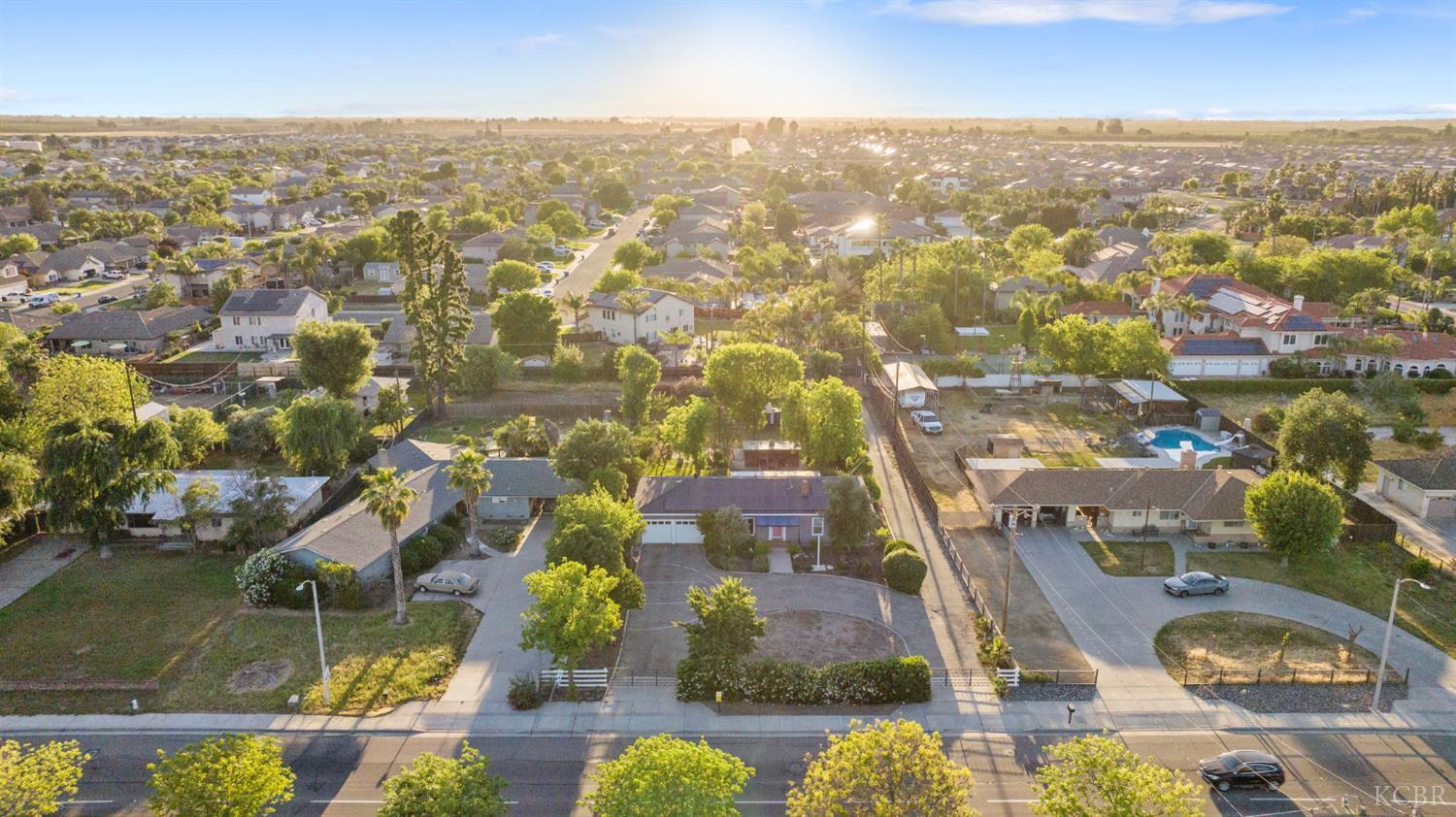 8518 12th Ave, Hanford, CA 93230