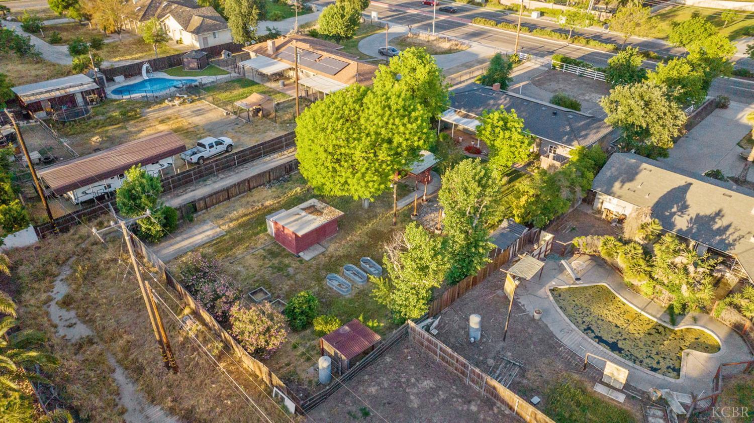 8518 12th Ave, Hanford, CA 93230