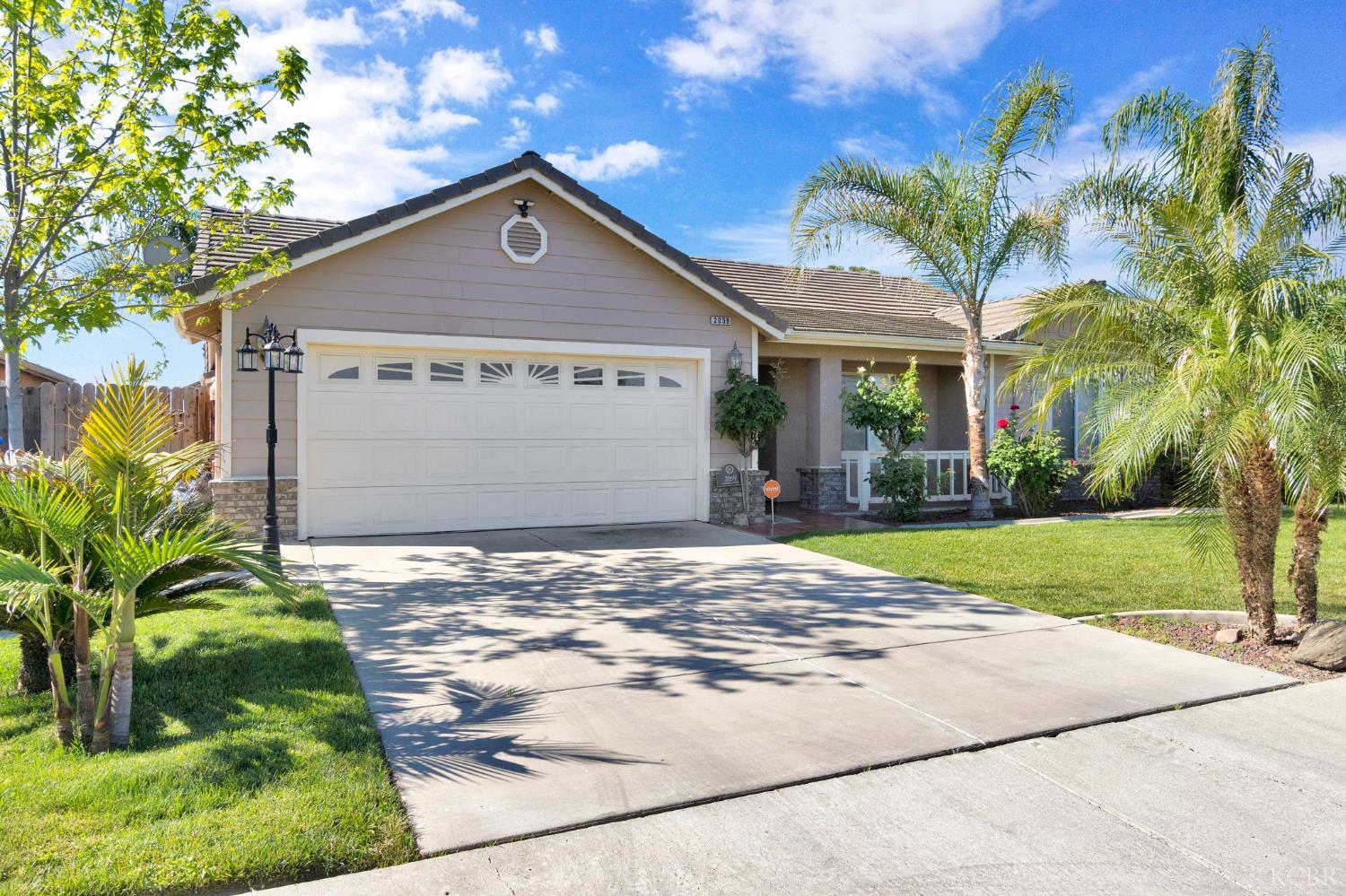 2059 Saratoga Pl, Hanford, CA 93230