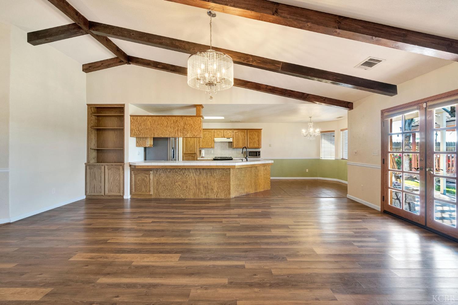 2059 Saratoga Pl, Hanford, CA 93230