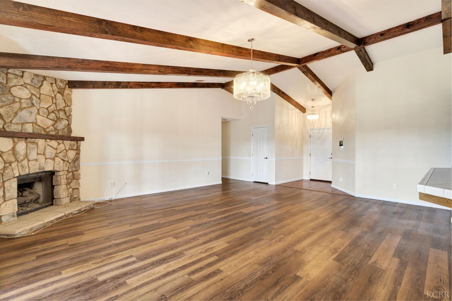 2059 Saratoga Pl, Hanford, CA 93230