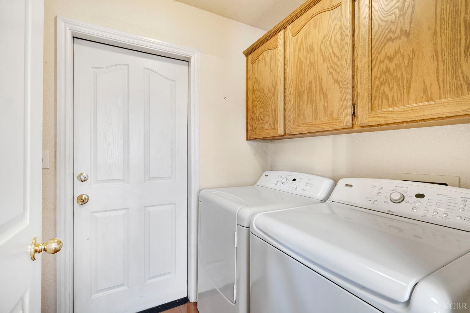 2059 Saratoga Pl, Hanford, CA 93230