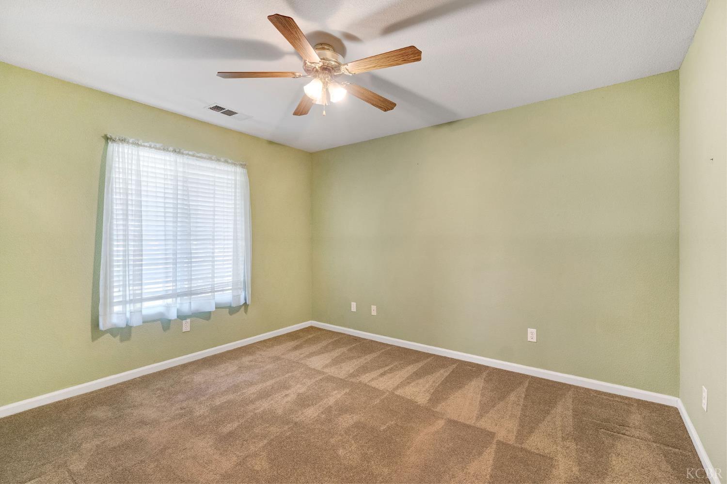 2059 Saratoga Pl, Hanford, CA 93230