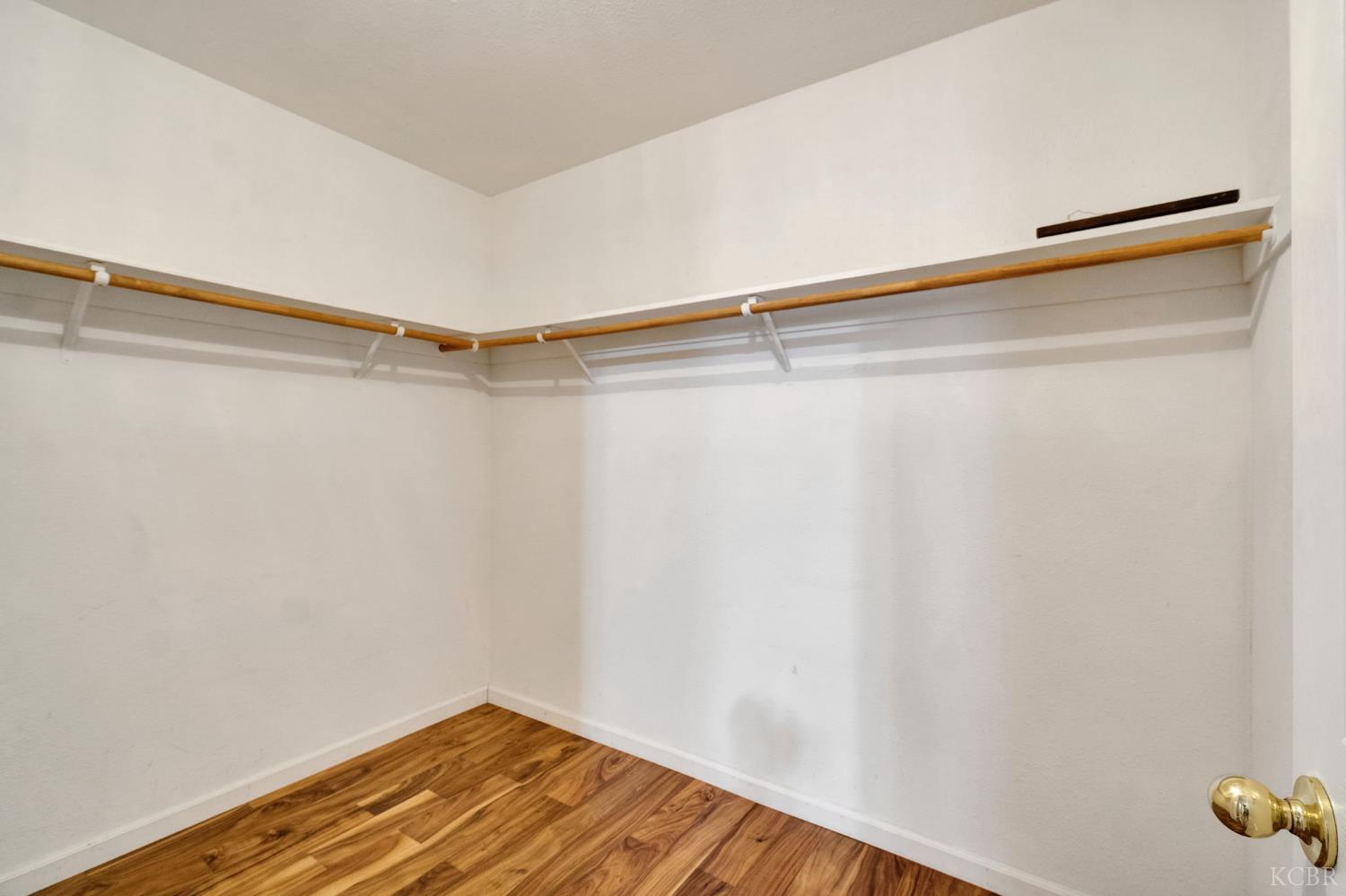 2059 Saratoga Pl, Hanford, CA 93230