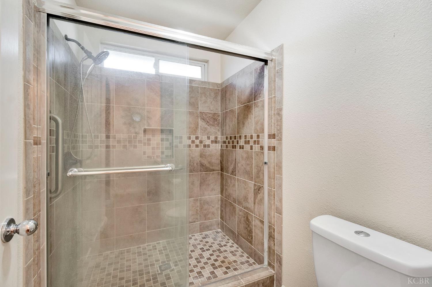 2059 Saratoga Pl, Hanford, CA 93230