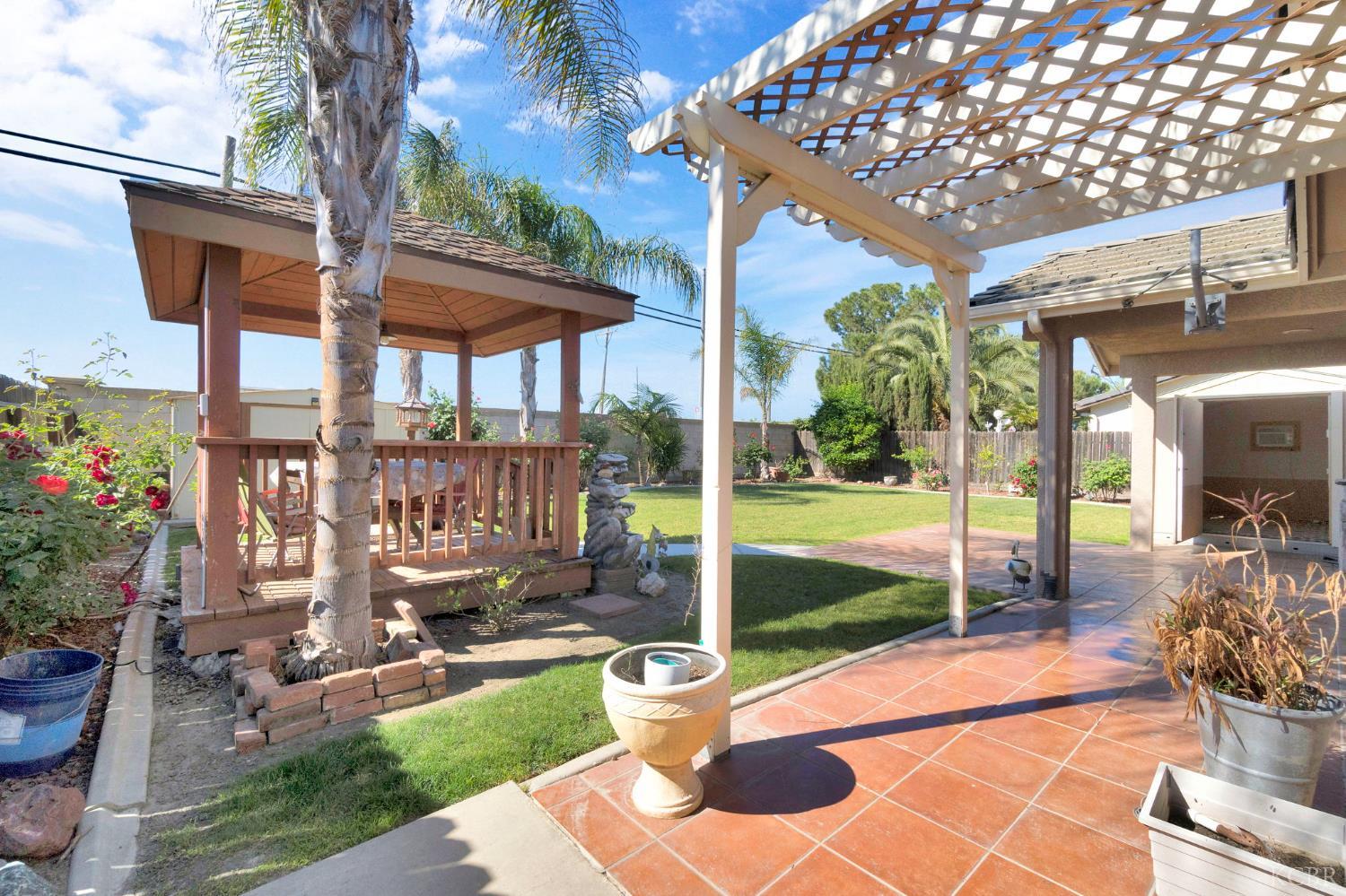 2059 Saratoga Pl, Hanford, CA 93230