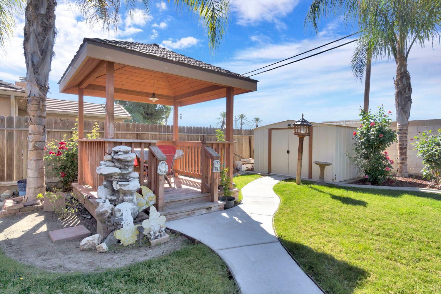 2059 Saratoga Pl, Hanford, CA 93230