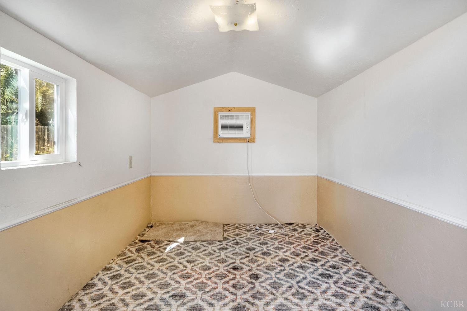 2059 Saratoga Pl, Hanford, CA 93230