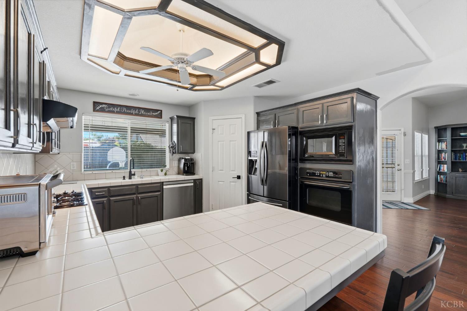 859 W Julia Way, Hanford, CA 93230