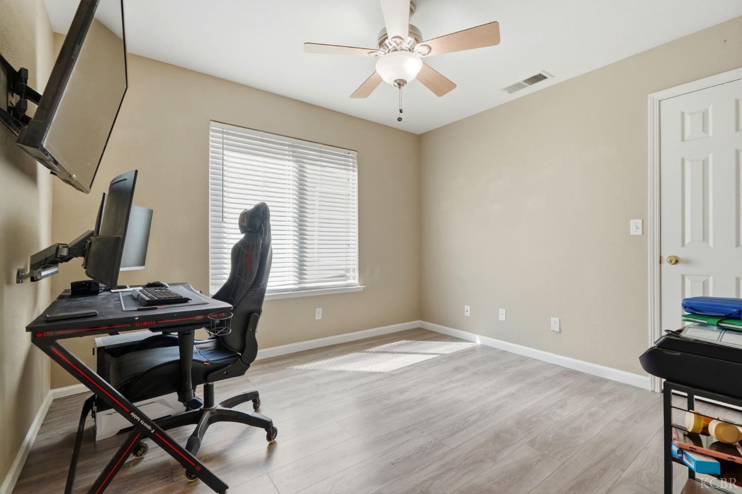 859 W Julia Way, Hanford, CA 93230