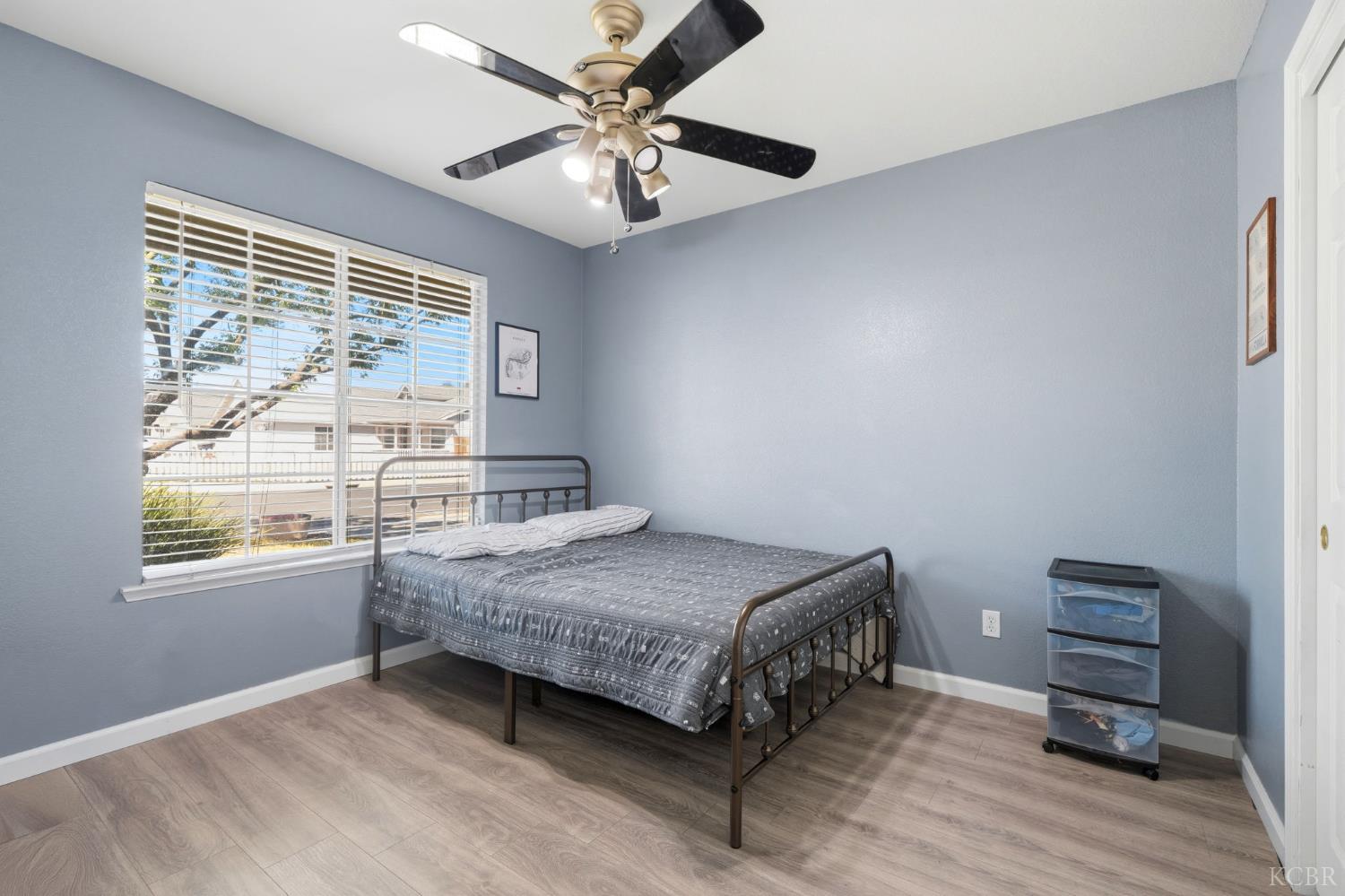 859 W Julia Way, Hanford, CA 93230