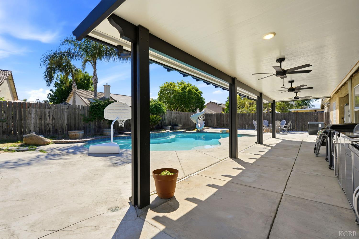 859 W Julia Way, Hanford, CA 93230