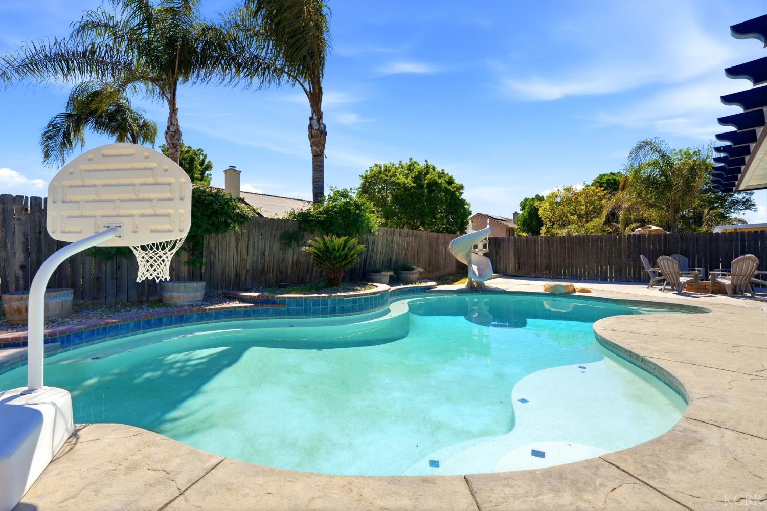 859 W Julia Way, Hanford, CA 93230