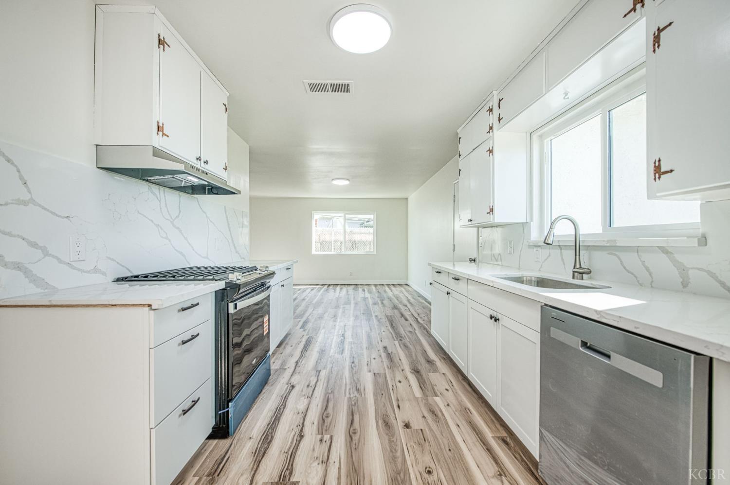 1167 Cling Cir, Hanford, CA 93230