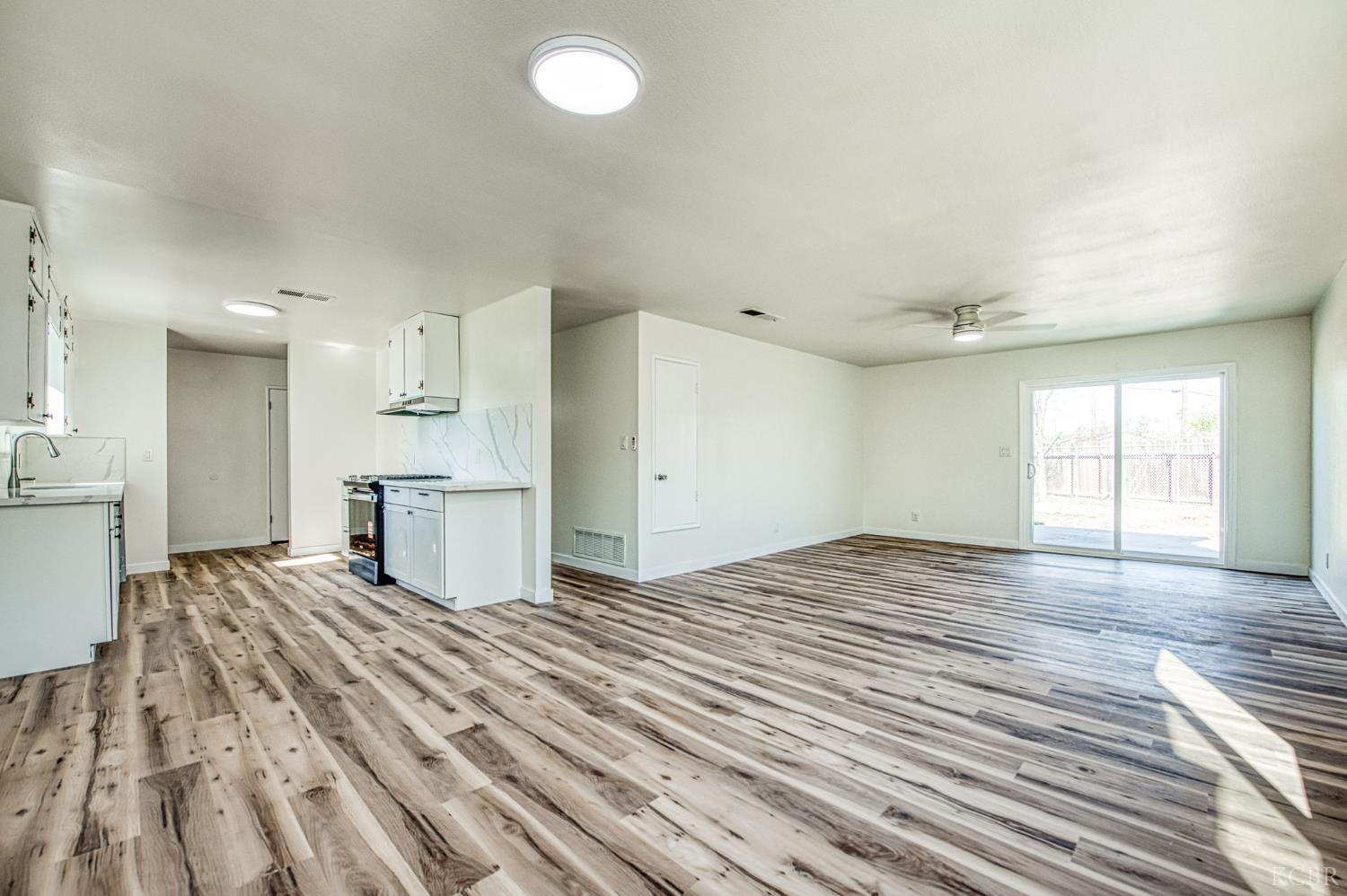 1167 Cling Cir, Hanford, CA 93230