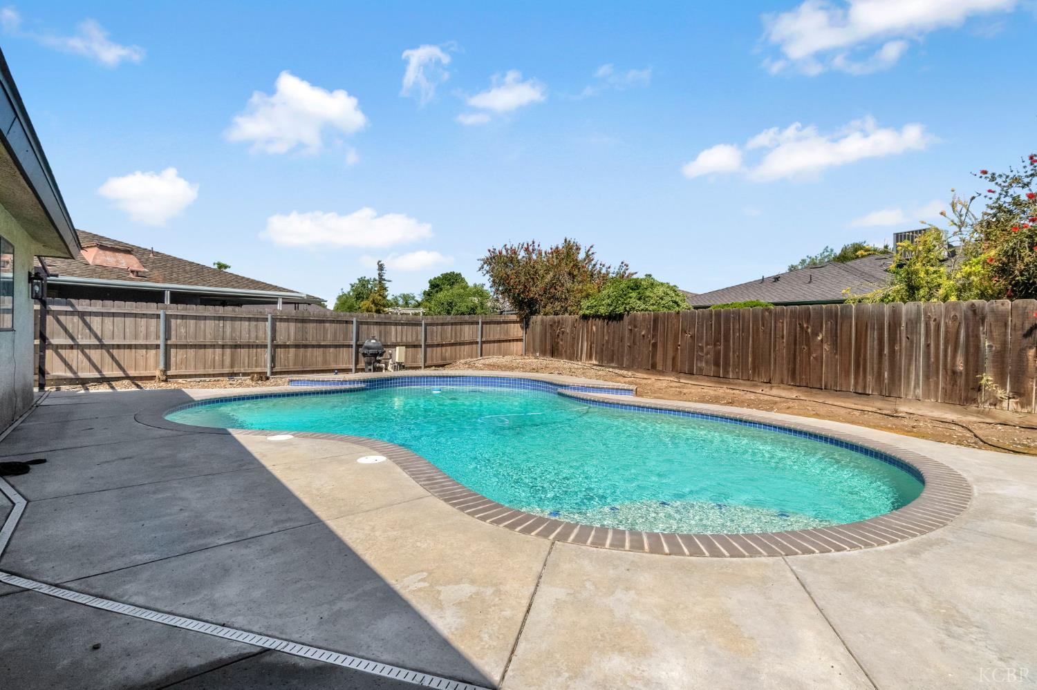 300 W Adrian Way, Hanford, CA 93230