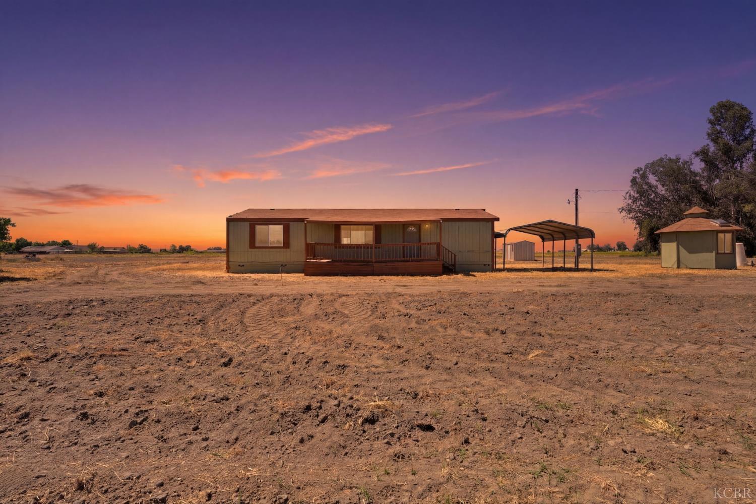 8866 23rd Ave, Lemoore, CA 93245