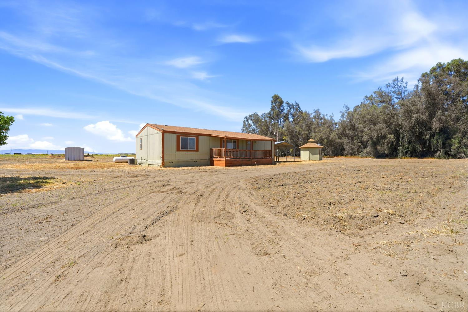 8866 23rd Ave, Lemoore, CA 93245