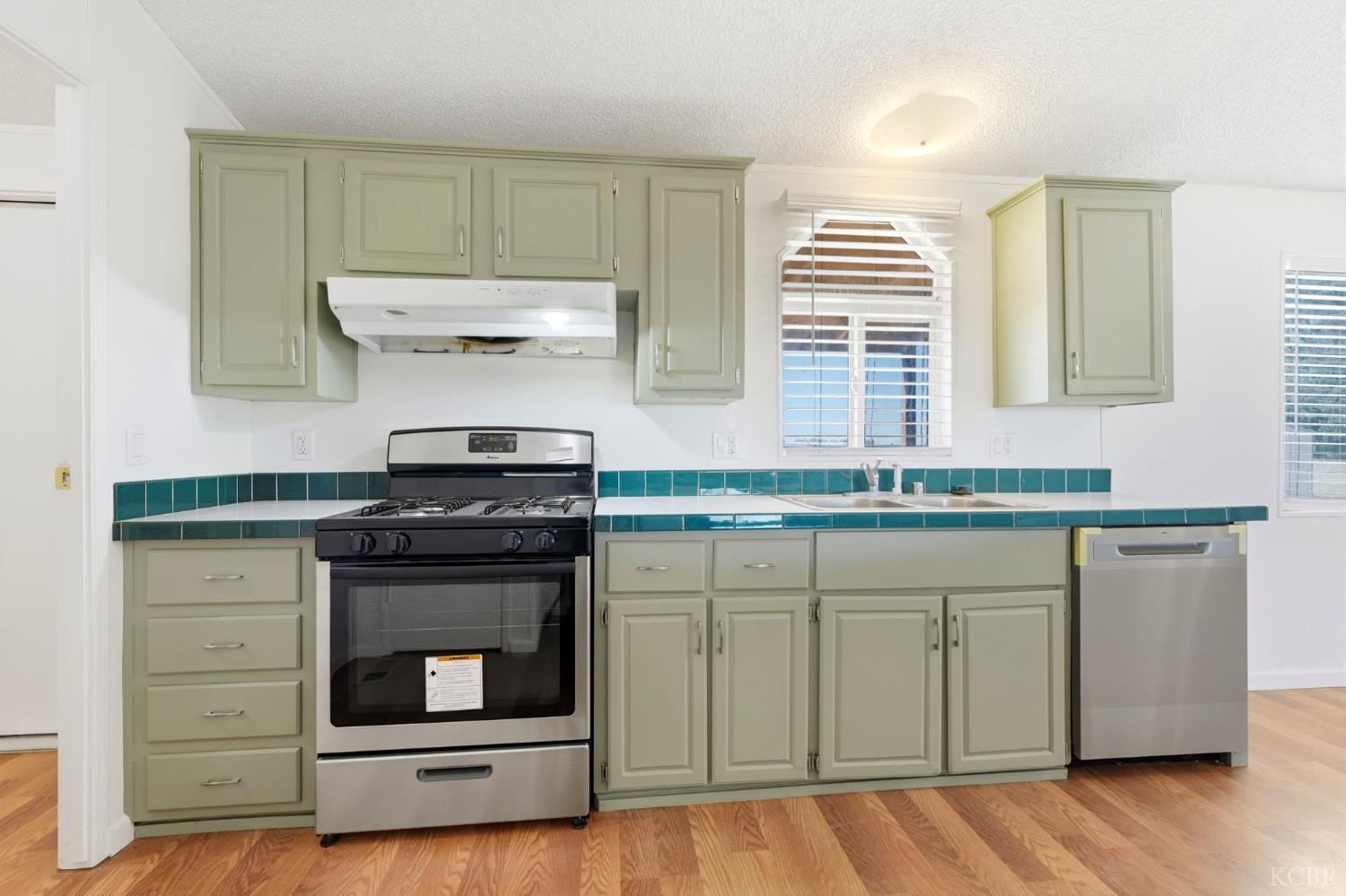 8866 23rd Ave, Lemoore, CA 93245