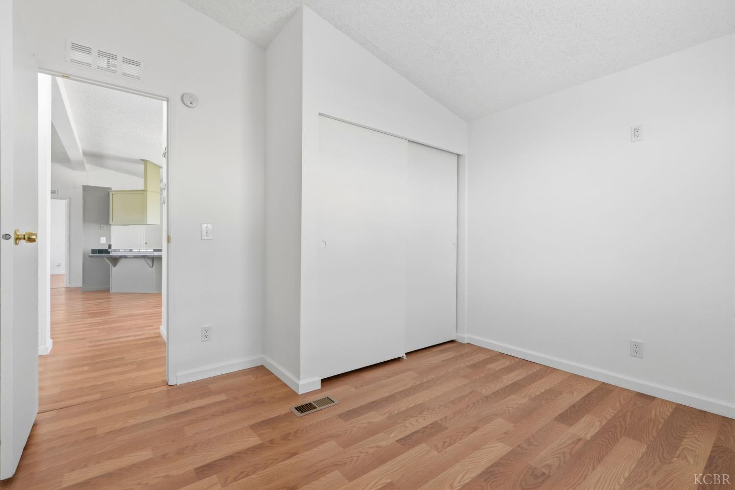 8866 23rd Ave, Lemoore, CA 93245