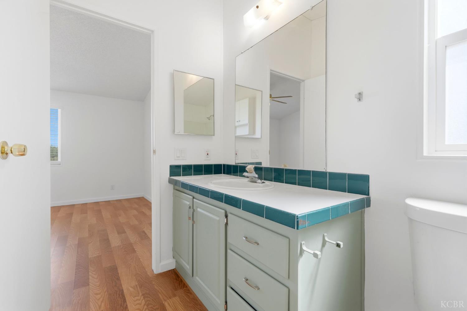 8866 23rd Ave, Lemoore, CA 93245