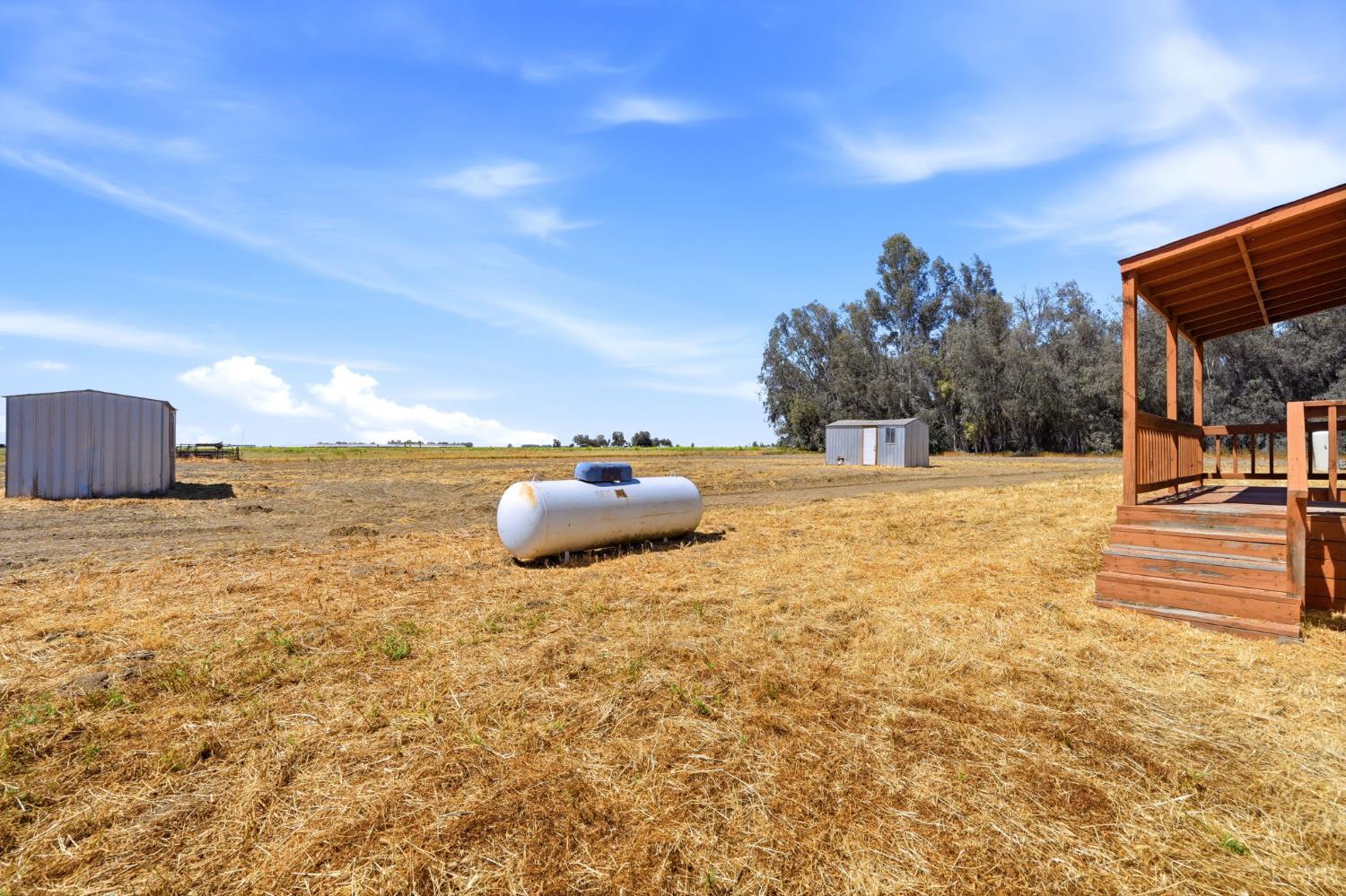 8866 23rd Ave, Lemoore, CA 93245