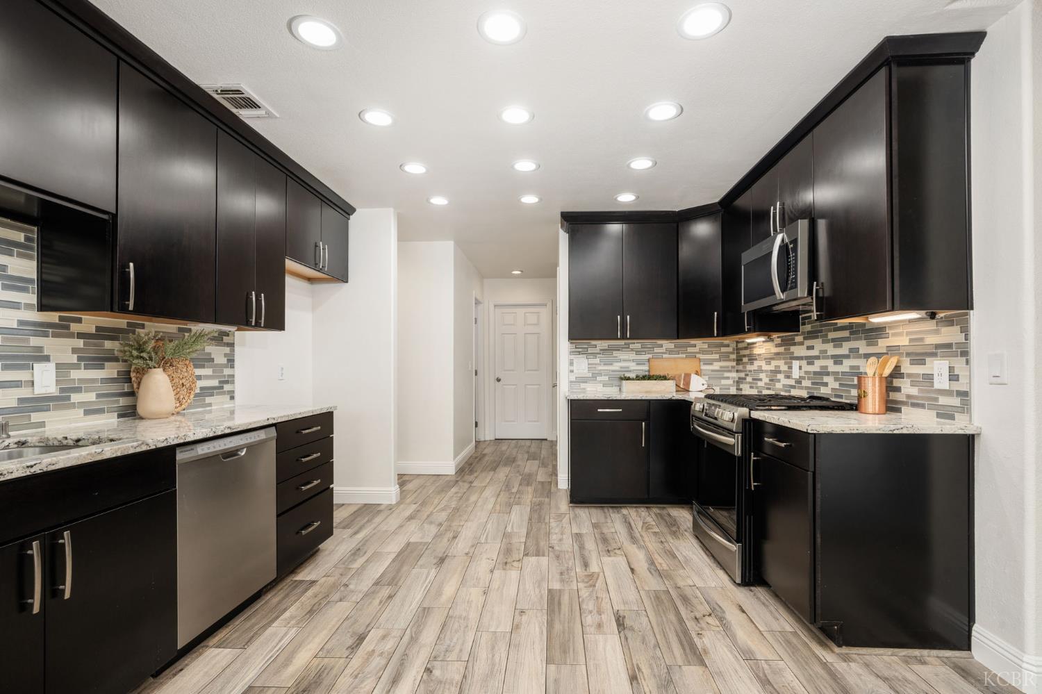 2371 Sophia Ln, Kingsburg, CA 93631