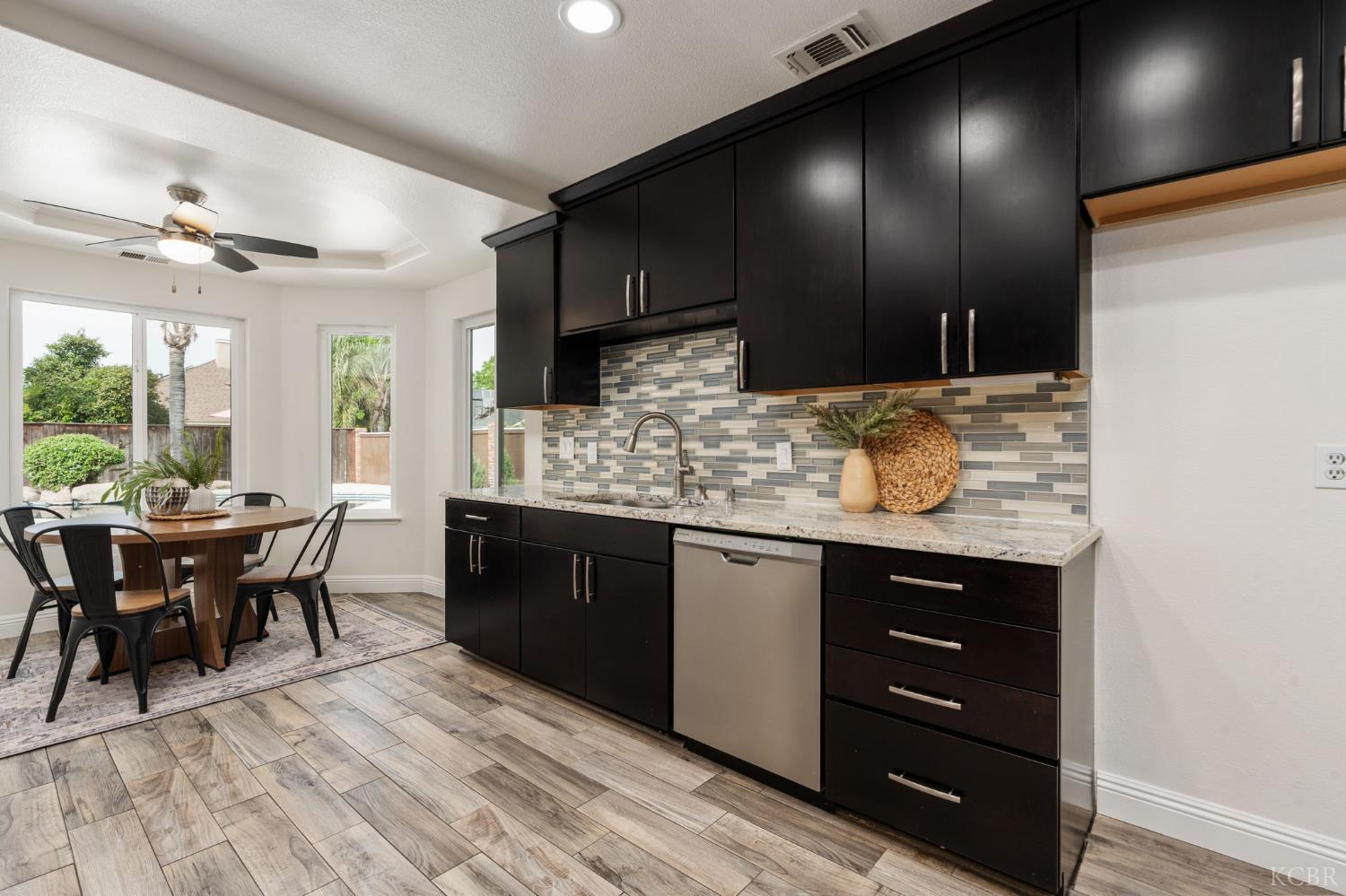 2371 Sophia Ln, Kingsburg, CA 93631