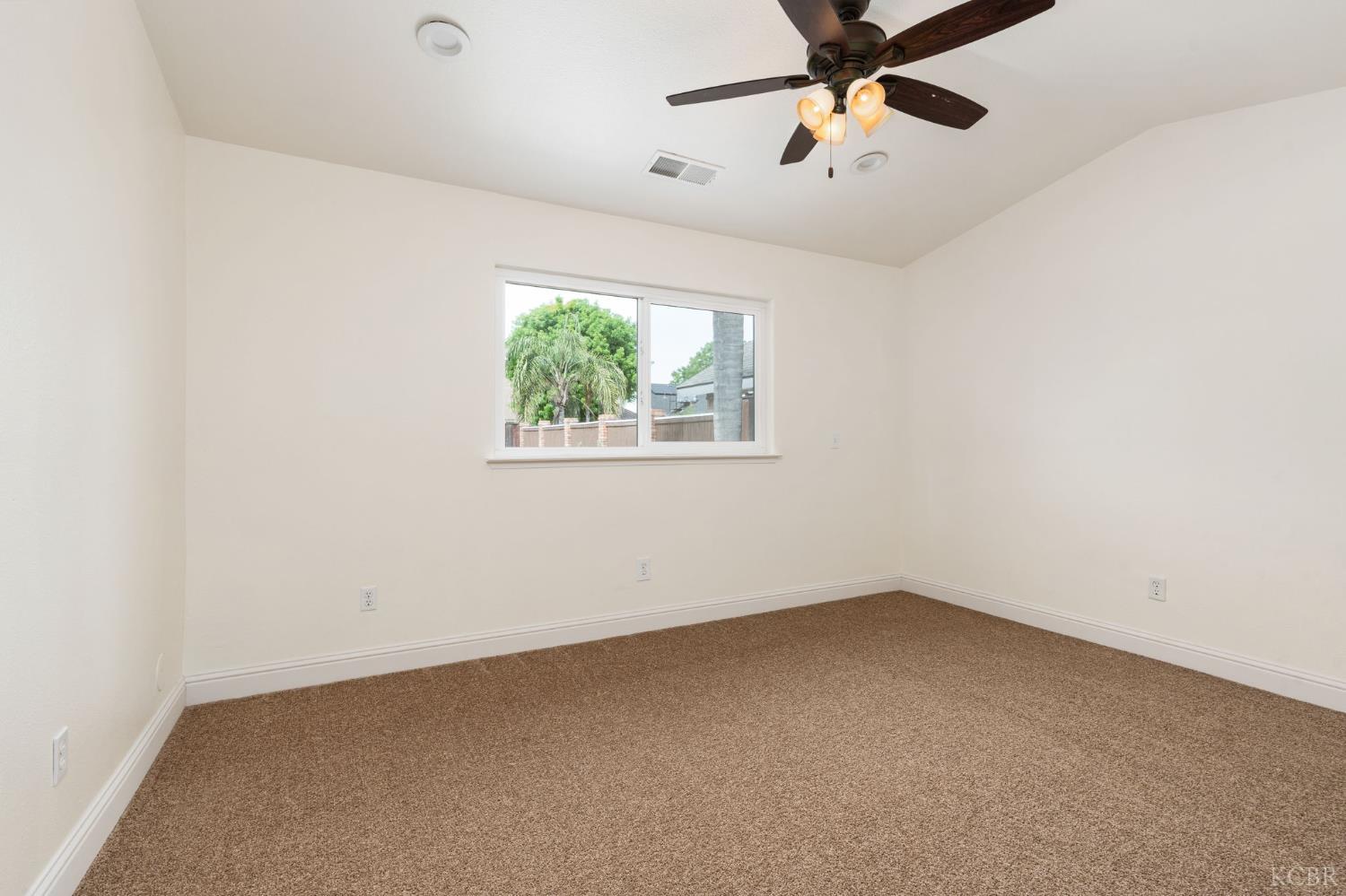 2371 Sophia Ln, Kingsburg, CA 93631