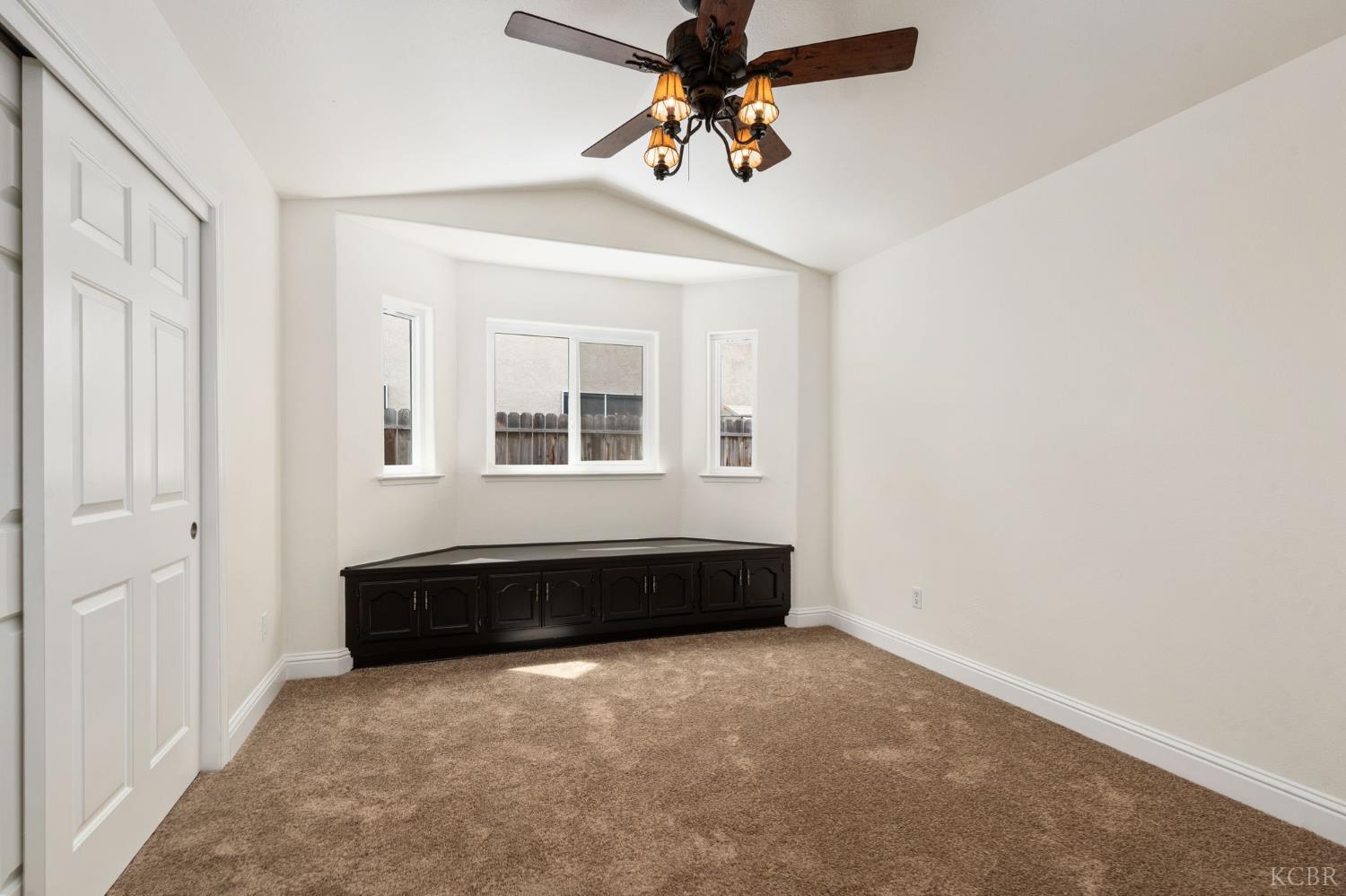 2371 Sophia Ln, Kingsburg, CA 93631