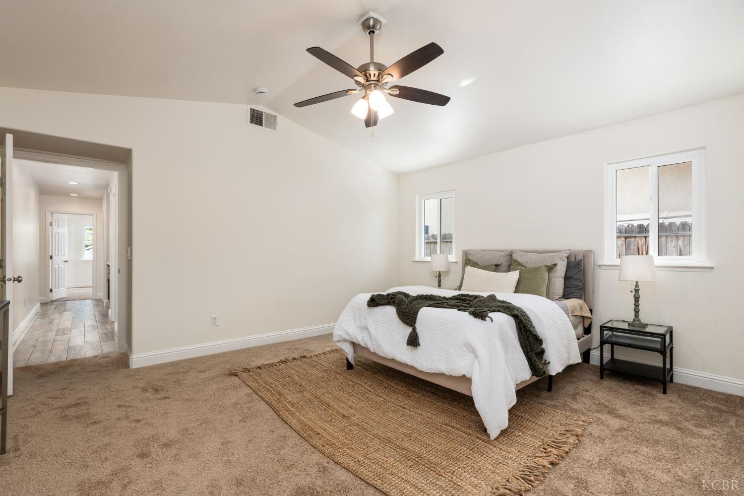 2371 Sophia Ln, Kingsburg, CA 93631