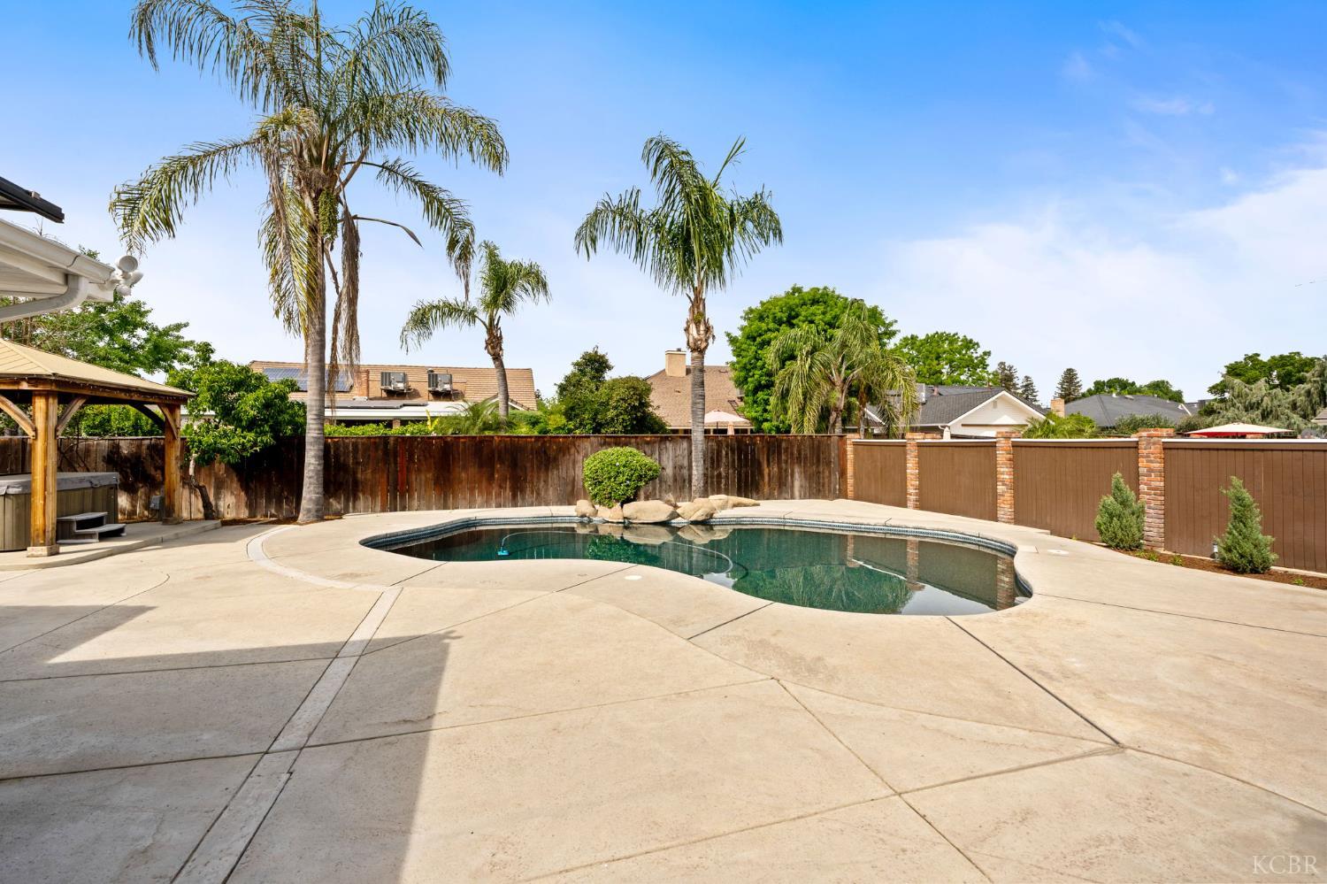 2371 Sophia Ln, Kingsburg, CA 93631