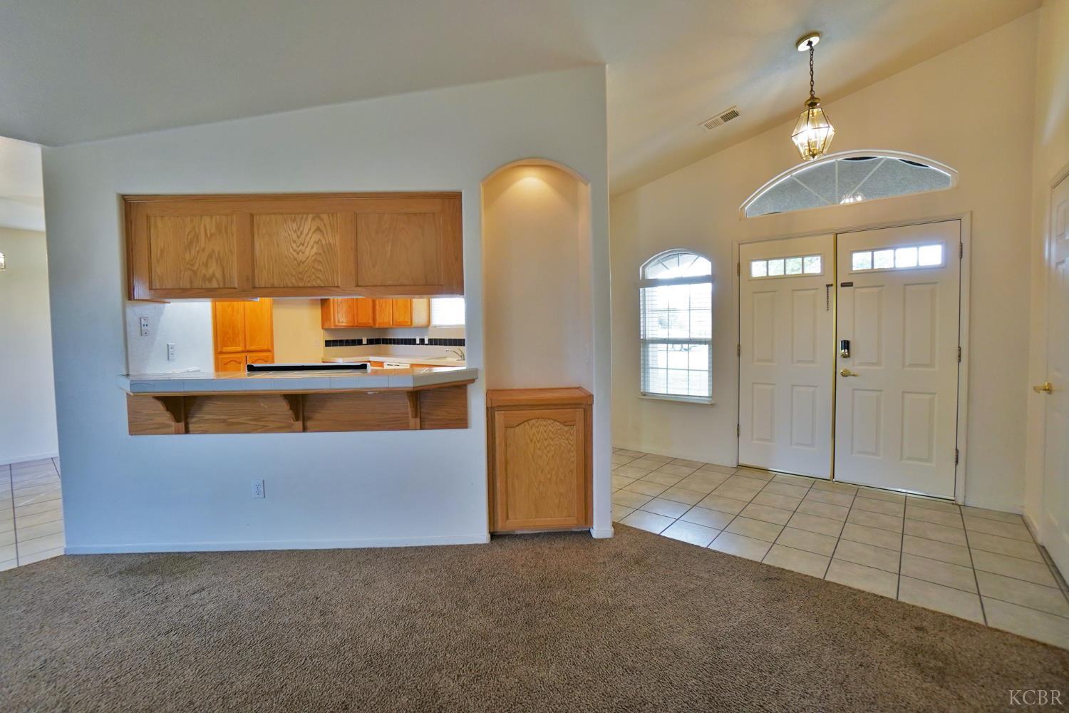 950 Geneva Dr, Lemoore, CA 93245