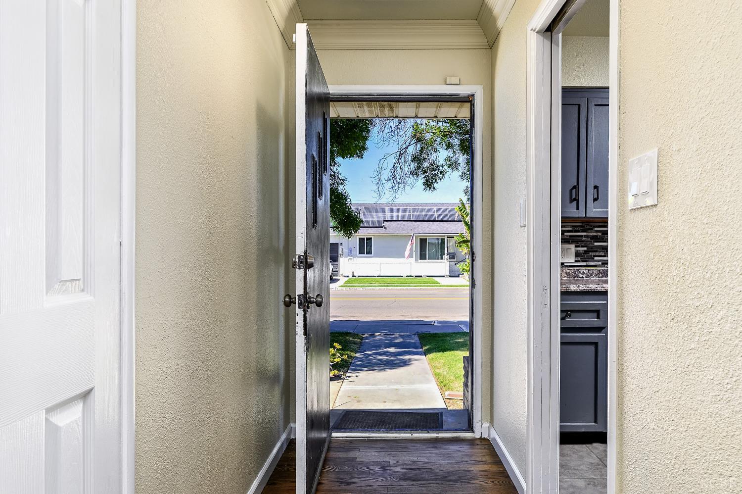 2109 N Kensington Way, Hanford, CA 93230