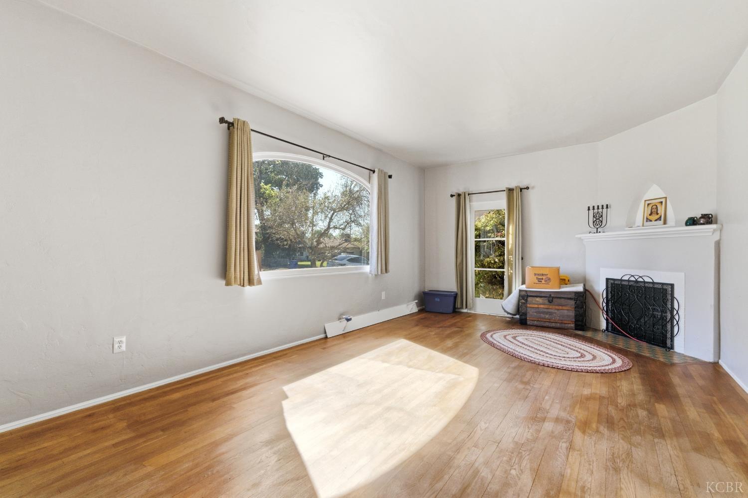 1512 Kaweah St, Hanford, CA 93230