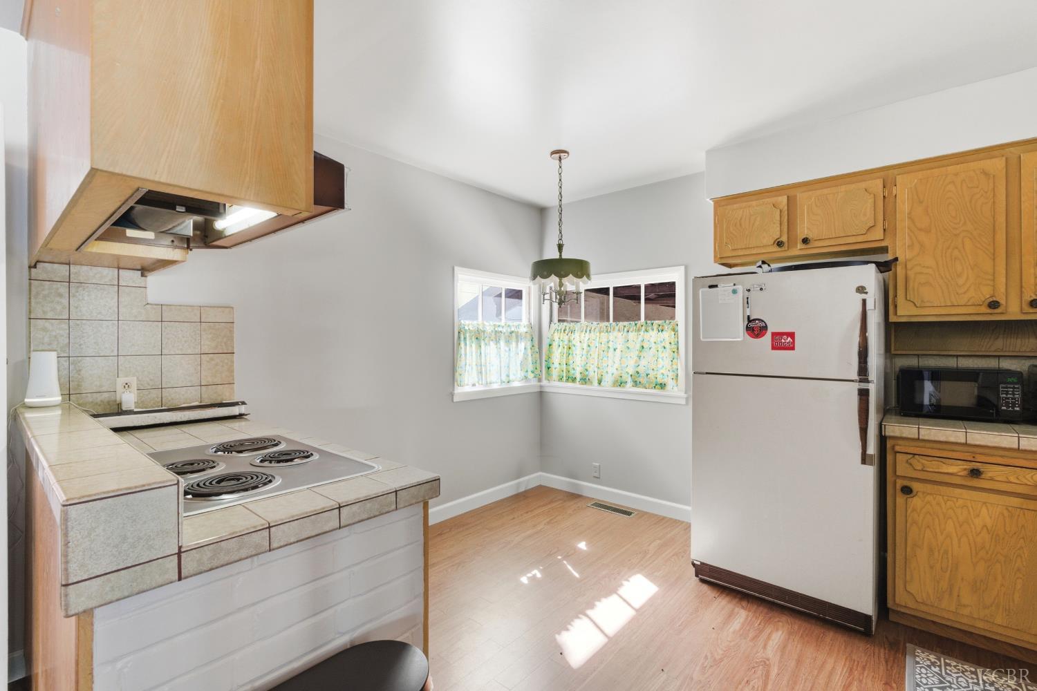 1512 Kaweah St, Hanford, CA 93230