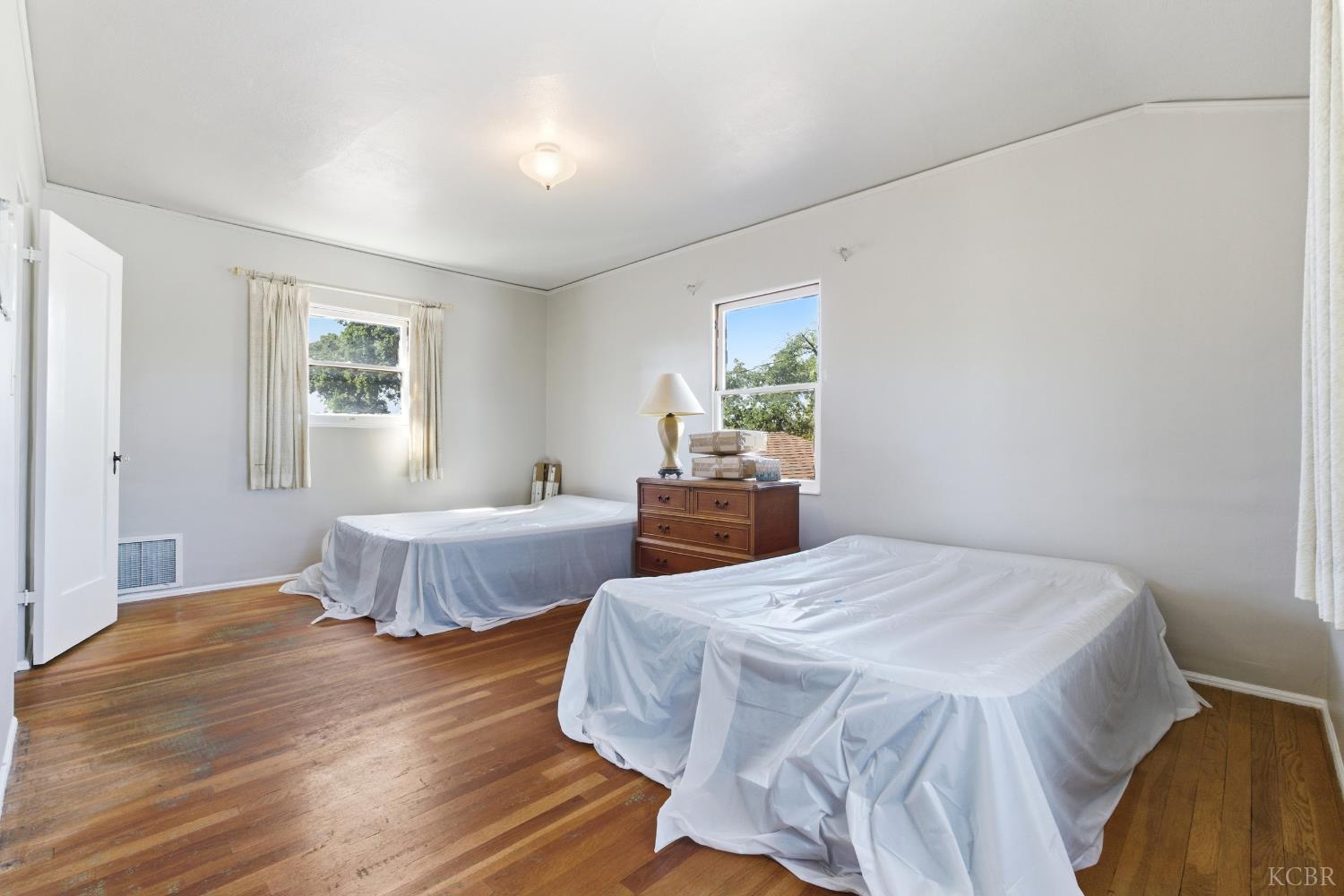 1512 Kaweah St, Hanford, CA 93230