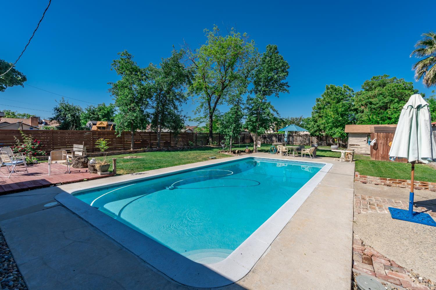 1512 Kaweah St, Hanford, CA 93230