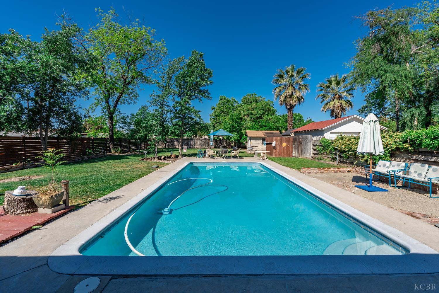 1512 Kaweah St, Hanford, CA 93230