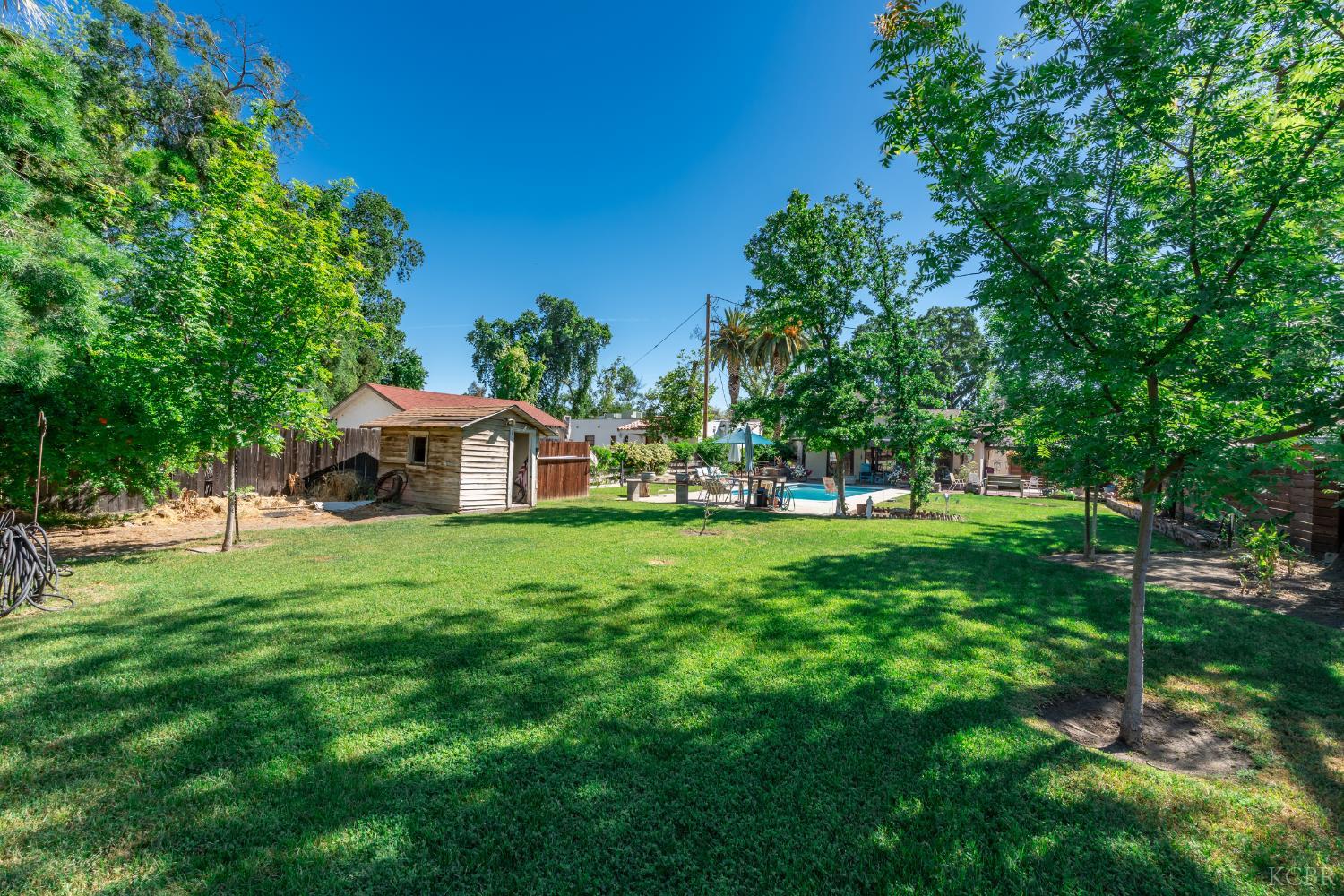 1512 Kaweah St, Hanford, CA 93230